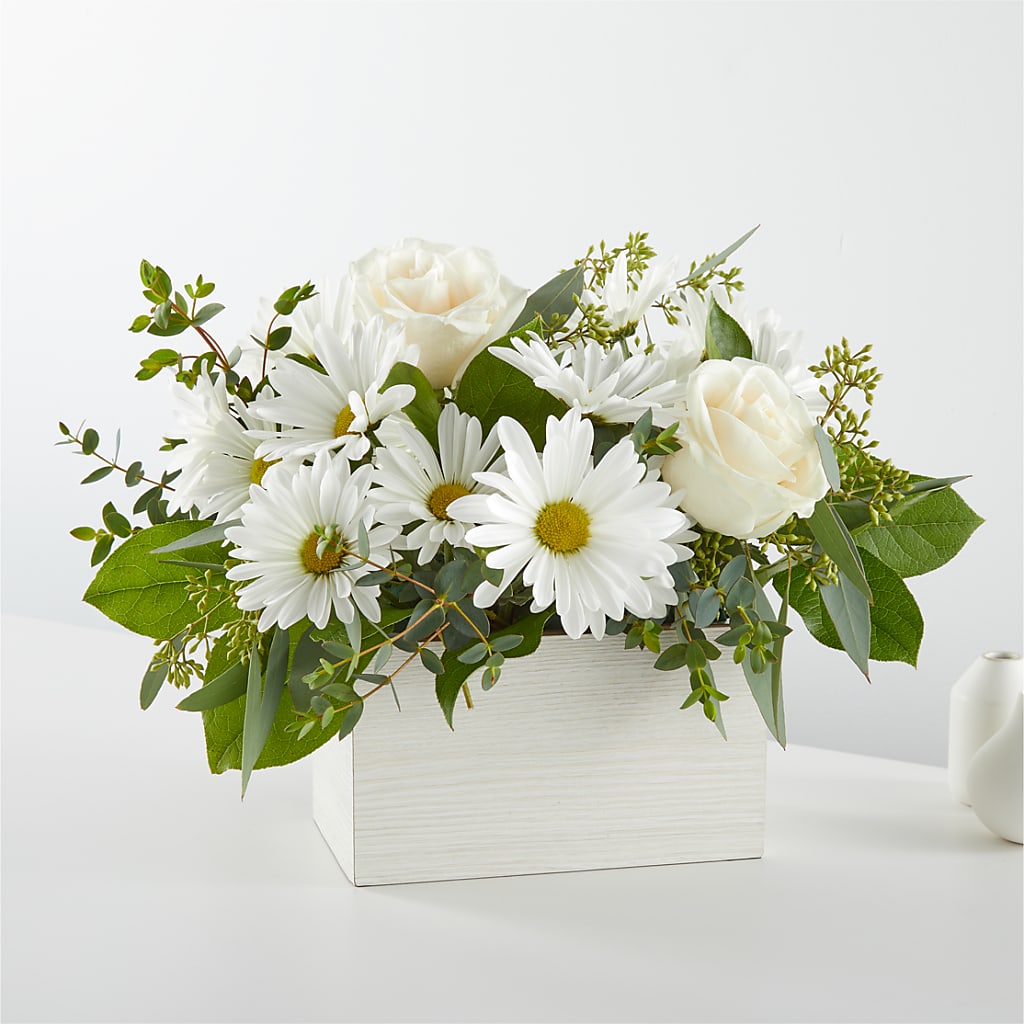 Fresh Linen Box Bouquet – RICHARD FLOWERS & GIFTS LLC, Clearwater FL